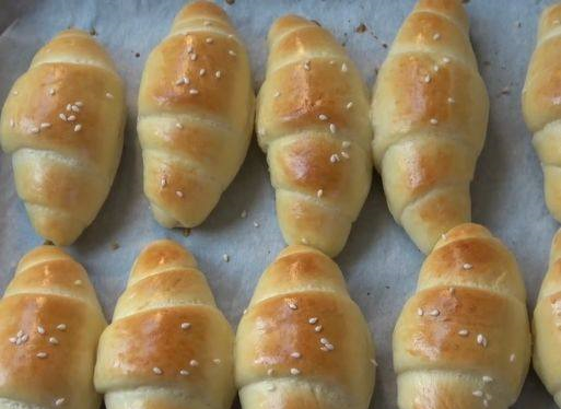 1碗面粉1个鸡蛋，做孩子爱吃的奶油面包卷，绵软醇香，早餐首选休闲区蓝鸢梦想 - Www.slyday.coM