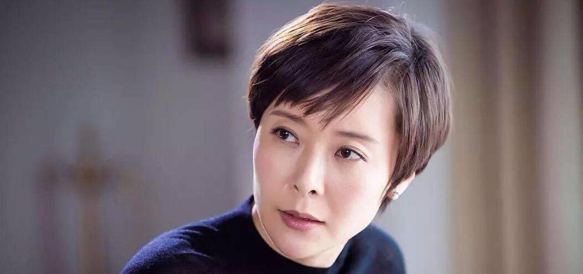 47岁柯蓝近照 隐藏了11年的老公 原来是我们熟悉的他 47岁柯蓝近照 隐藏了11年的老公 原来是我们熟悉的他