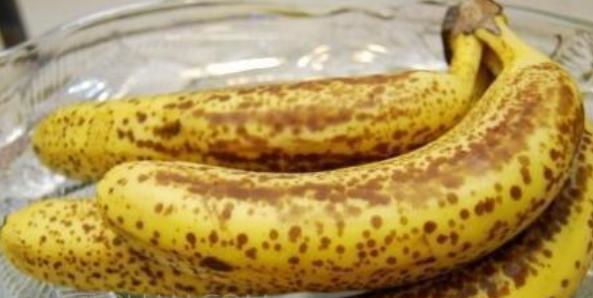 超市里的香蕉明明很新鲜买回家2天就坏了原来有猫腻