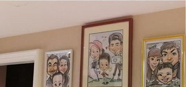 参观陈龙现实的豪宅,餐桌上方还挂绿色装饰物,第一次见这么装修休闲区蓝鸢梦想 - Www.slyday.coM 参观陈龙现实的豪宅,餐桌上方还挂绿色装饰物,第一次见这么装修休闲区蓝鸢梦想 - Www.slyday.coM