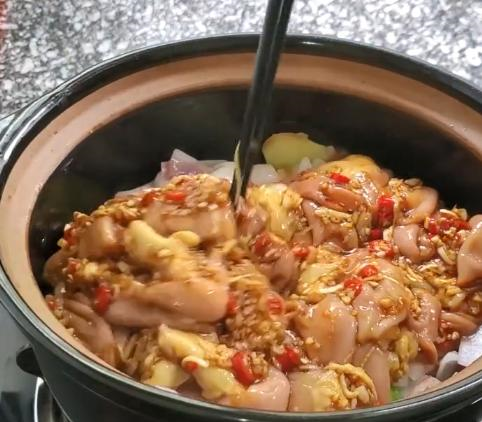 原来粉肠这样做更美味 不炒不加水 配3碗白米饭都吃不够 粉肠 白米饭 美味 新浪新闻