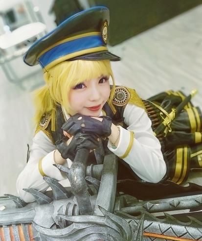 穿越火线超美cosplay,网友:媳妇咱回家,别让人瞧见了!