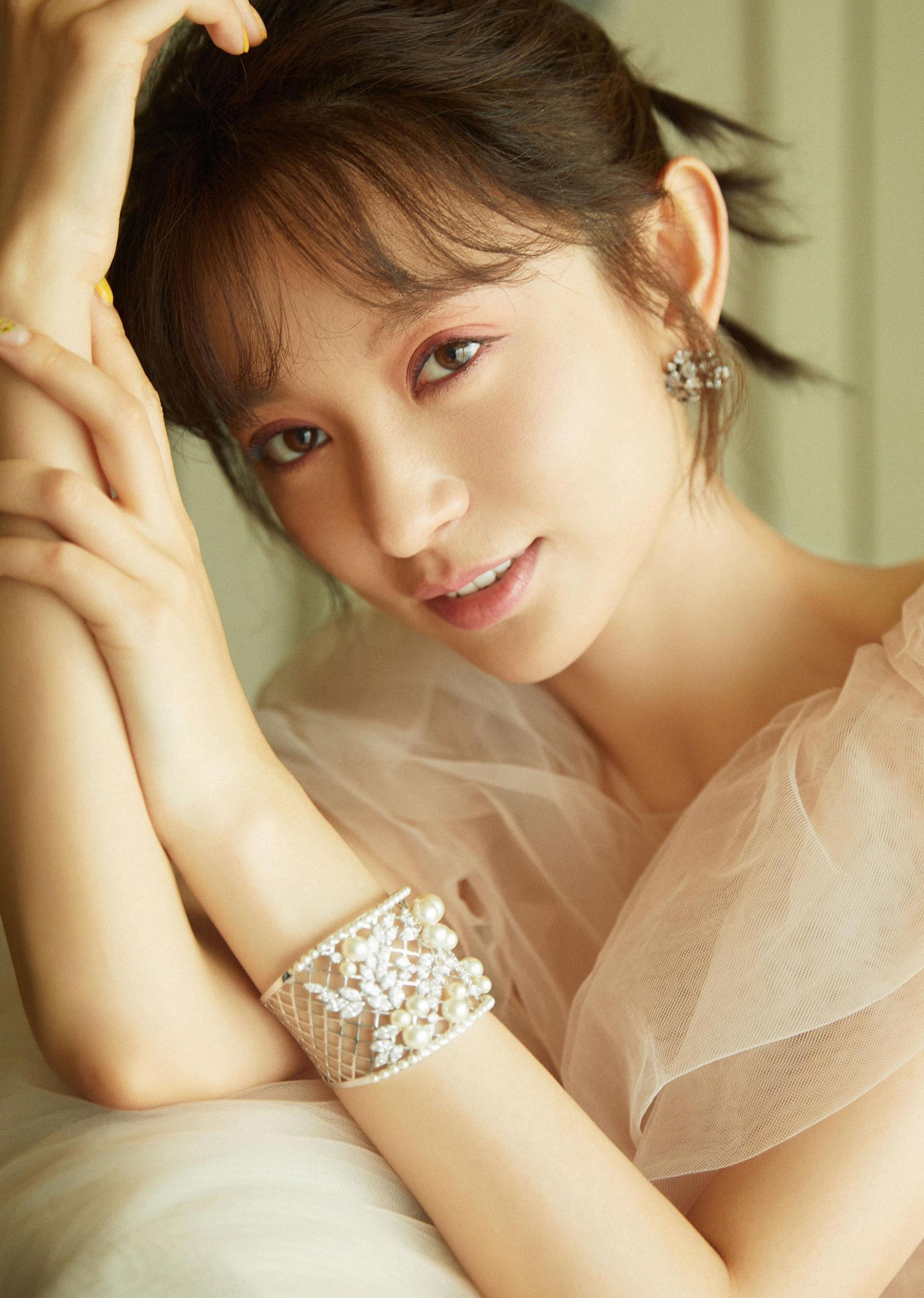 女神施诗:第4602期气质潮流美图欣赏