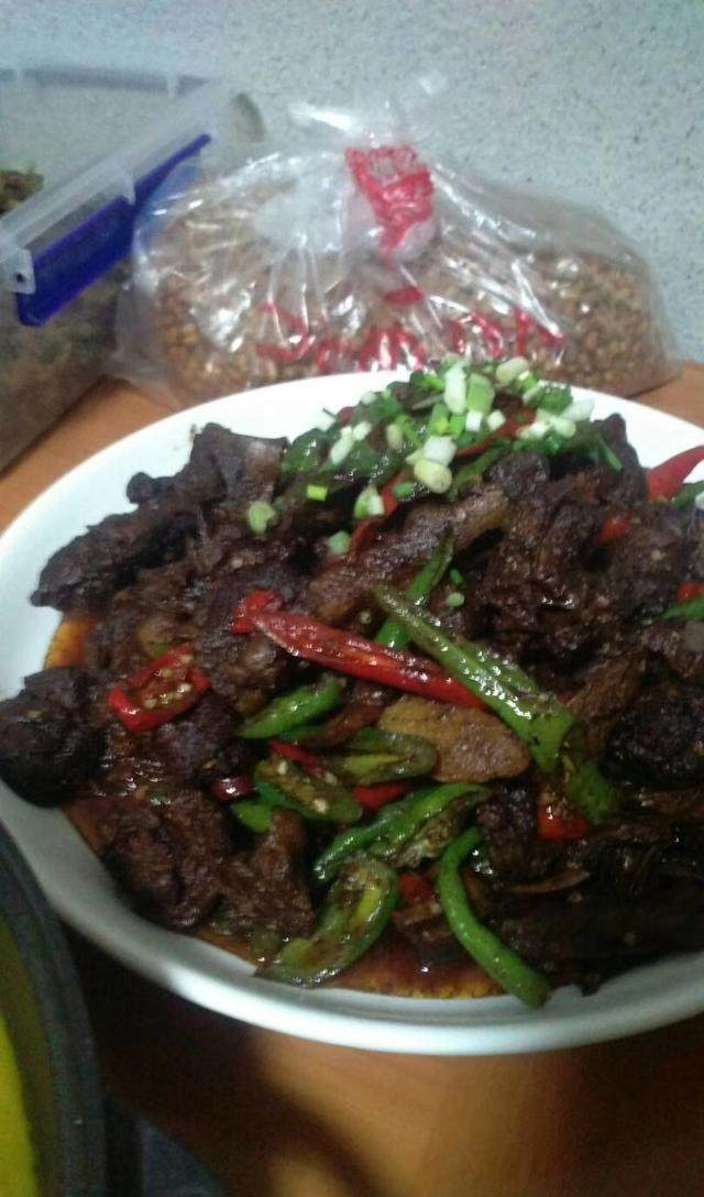 9道湘菜家常菜,血鸭和腊猪脚是湖南的经典菜,味道非常好吃|腊猪脚