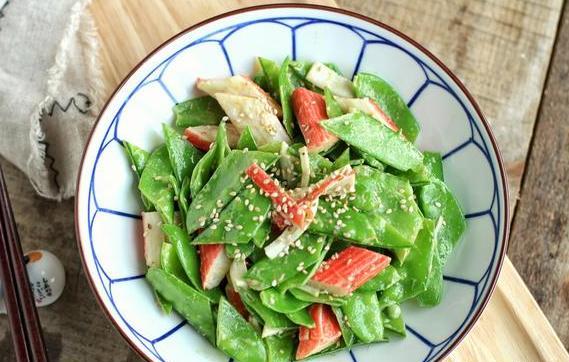 菜谱:荷兰豆蟹柳沙拉,豆豉荷包辣椒,蒜苗爆炒猪脸,宫保鸡丁