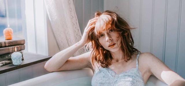 你眼里的女神，其实也只是个普通人，不要等到恋爱后才感觉变化大休闲区蓝鸢梦想 - Www.slyday.coM