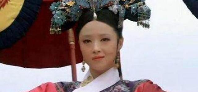 甄嬛传:华妃和皇后坐轿子,一个坐姿,就看出谁才是正宫!|皇上|后宫|礼制|嫔妃|低位_新浪新闻