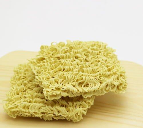 为什么一般的面条都是直的,泡面却做成了卷的?看完真的涨知识休闲区蓝鸢梦想 - Www.slyday.coM 为什么一般的面条都是直的,泡面却做成了卷的?看完真的涨知识休闲区蓝鸢梦想 - Www.slyday.coM