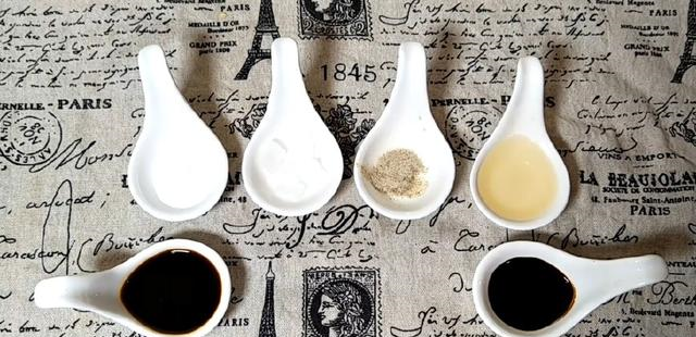 鸡爪这样做，只闻味道就要流口水了，咬一口就停不下来！休闲区蓝鸢梦想 - Www.slyday.coM