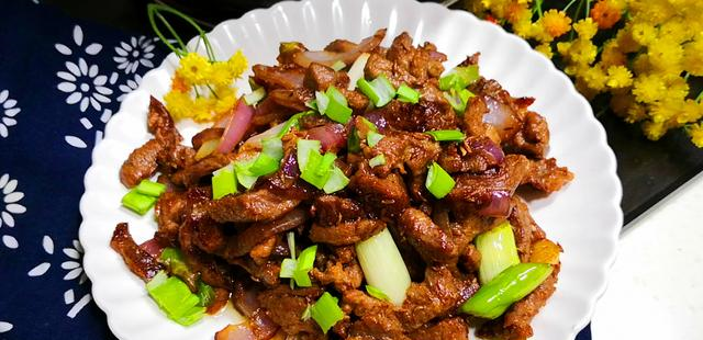 炒羊肉,直接下锅炒就错了,教你1招,吃着像烤羊肉串,又香又嫩休闲区蓝鸢梦想 - Www.slyday.coM 炒羊肉,直接下锅炒就错了,教你1招,吃着像烤羊肉串,又香又嫩休闲区蓝鸢梦想 - Www.slyday.coM