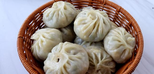 教你蒸烫面包子和面不用发酵粉就算凉了也不会变硬简单快速