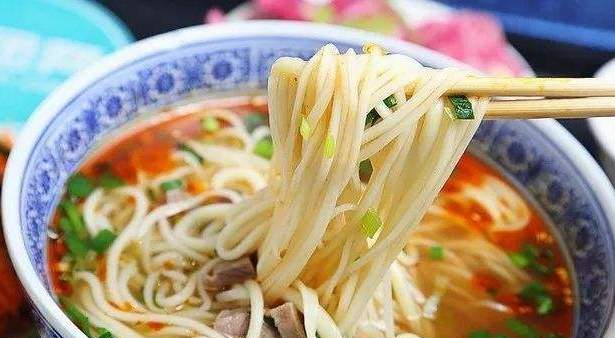 大厨说漏嘴：煮面条时，很多人都忽略这一步，难怪面条黏糊不美味休闲区蓝鸢梦想 - Www.slyday.coM