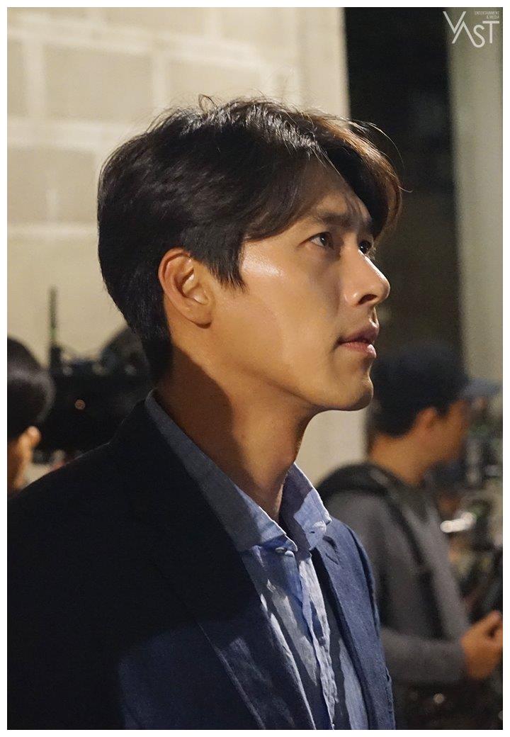 玄彬侧颜杀帅照玄彬高挺鼻梁微翘睫毛百想台下是禁欲商界菁英