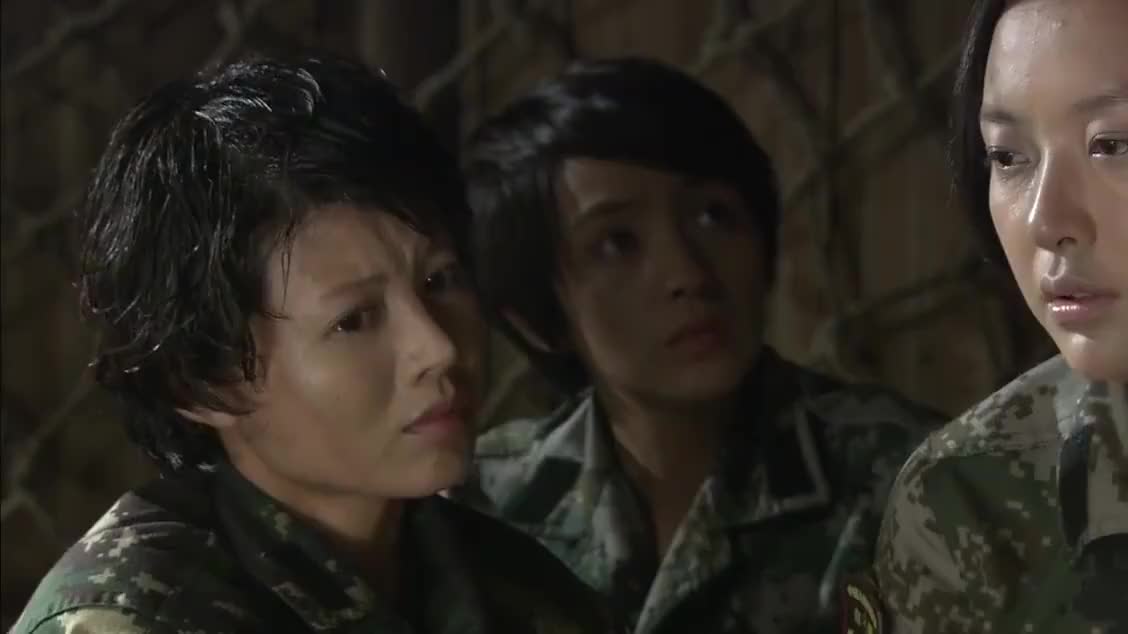 我是特种兵之火凤凰阿卓有办法逃出去但现在不能说