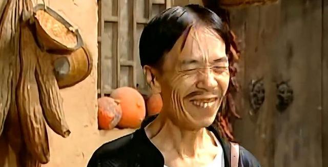 48岁才出道演艺圈,靠一汉奸角色红遍全网|颜冠英|地下交通站|汉奸