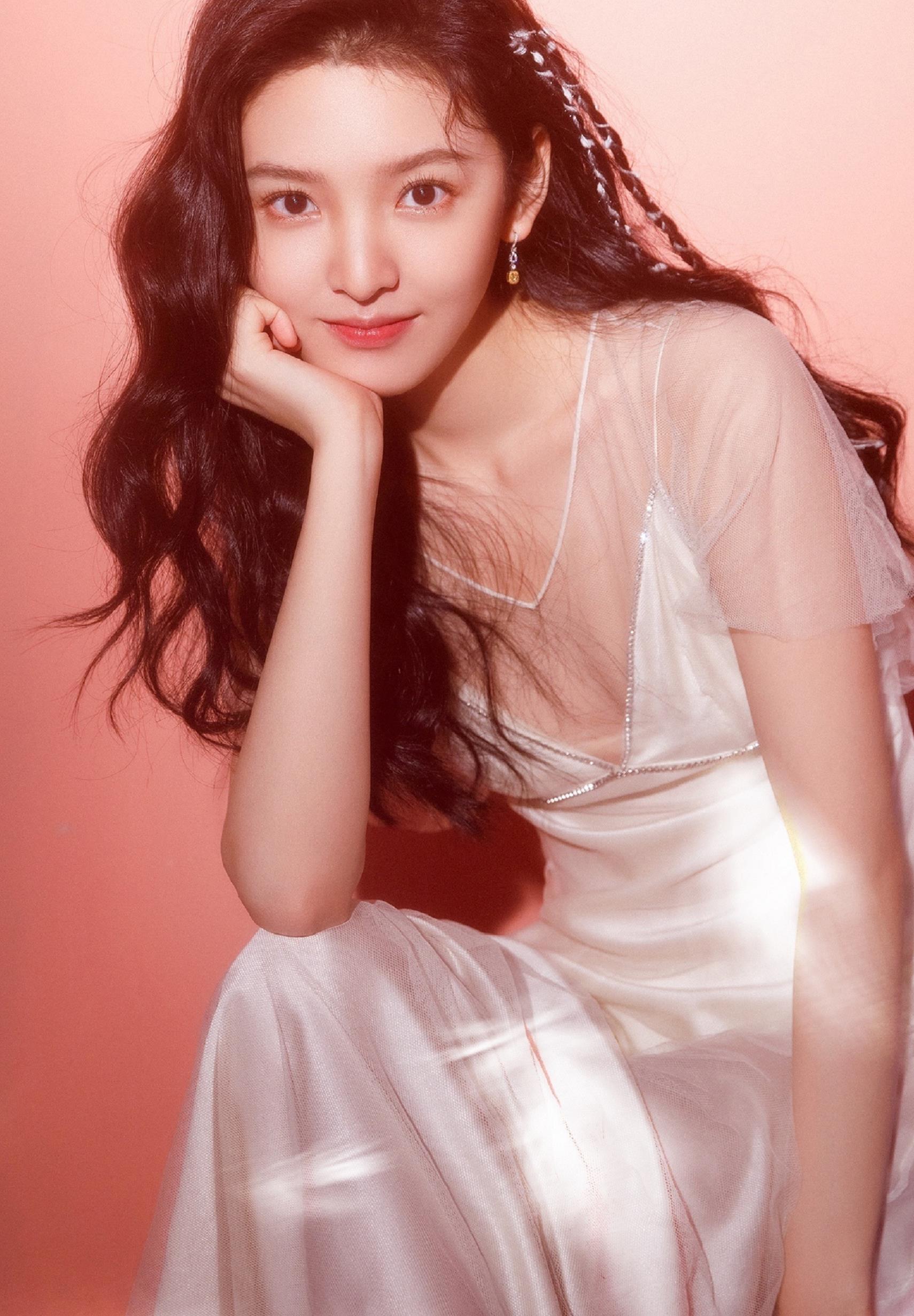 女神章若楠:第5077期气质潮流美图欣赏