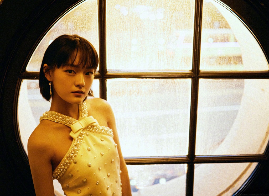 文淇出席miumiu2021春夏系列时装秀造型,一身优雅气质_高清图集_新浪