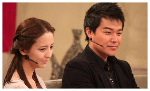 佟丽娅探班陈思诚全程无交流放下孩子就跑穿着单薄无人怜