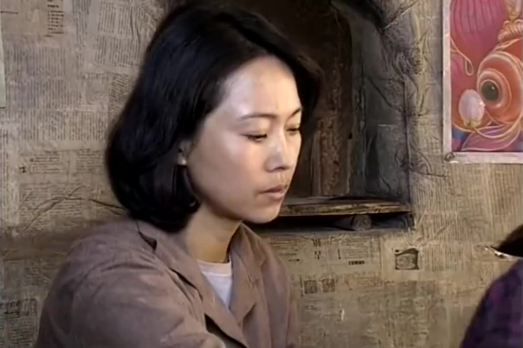 情债朱四在家多余临行前要跟嫂子干一杯儿子舍不得他走