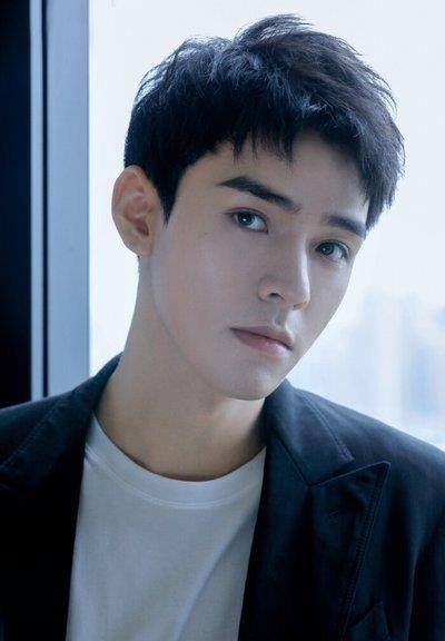 盘点十大最受欢迎的90后男明星!有没有你喜欢的他?__财经头条