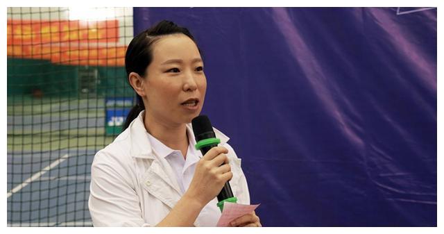 为人低调不办退役仪式,小威对她很佩服|郑洁|李娜|大满贯_新浪新闻