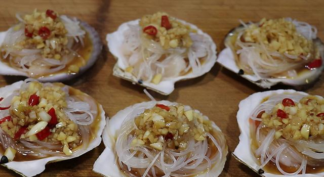 教你做道高颜值的拿手菜，蒜蓉粉丝蒸扇贝，肉质鲜嫩，色香味俱全休闲区蓝鸢梦想 - Www.slyday.coM