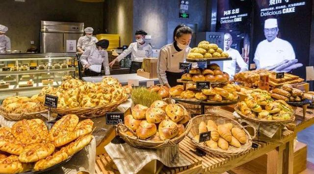 面包店当天卖不完的面包如何处理？原来都是这么“消失”掉了！休闲区蓝鸢梦想 - Www.slyday.coM