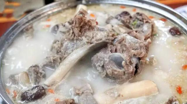 炖羊肉汤时，别的调料都可以放，唯独不能放这种料，不懂快看看吧休闲区蓝鸢梦想 - Www.slyday.coM