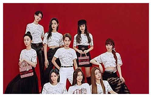 1000个古老星系！韦伯望远镜的第一张照片：到底拍...