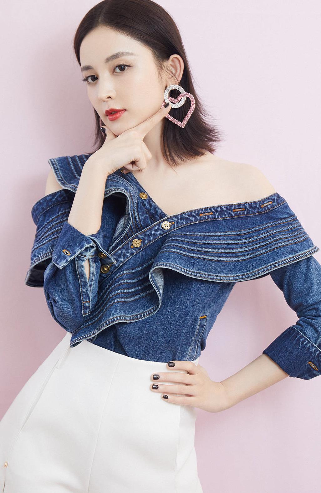 女神古力娜扎:第4097期时尚潮流穿搭美图