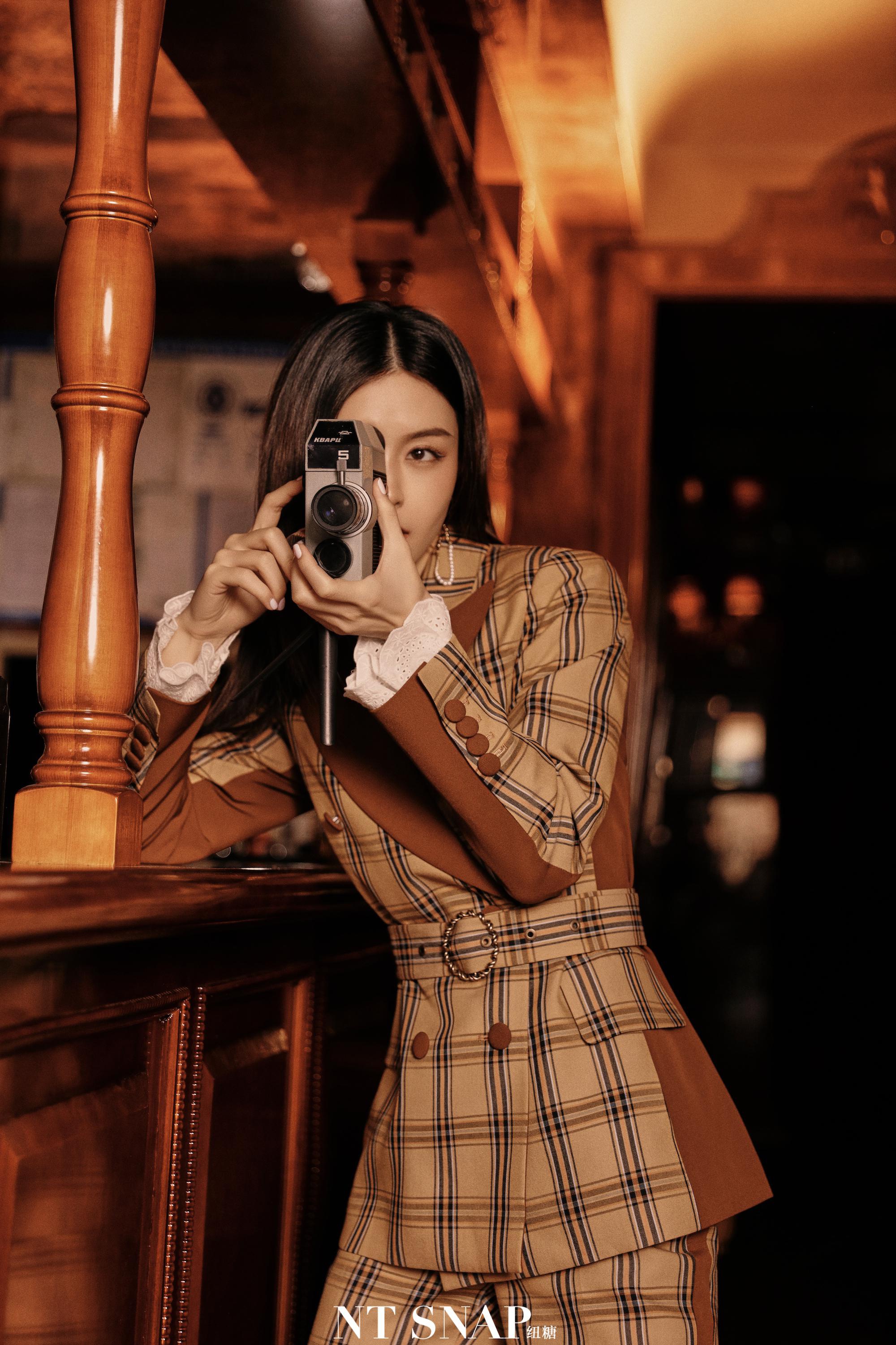 文咏珊复古时尚大片曝光演绎初秋精致摩登风