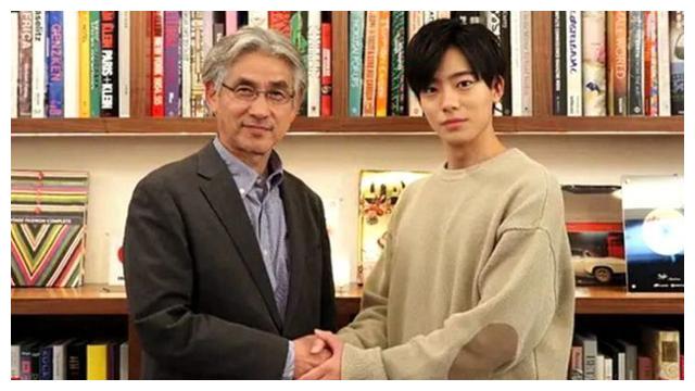 奥特曼人间体都喜欢谁赛罗喜欢雷欧捷德喜欢高斯他喜欢迪迦