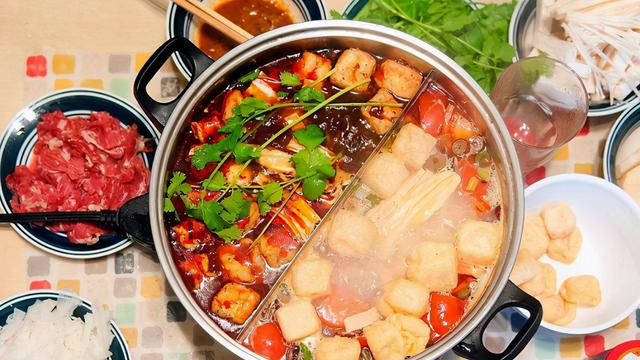 在家吃火锅，必买这几样菜，不用多少钱，朋友：是个会过日子的人休闲区蓝鸢梦想 - Www.slyday.coM