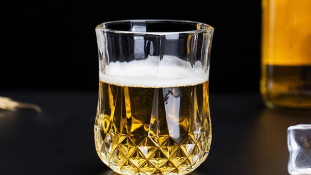 为啥啤酒、白酒不能掺着喝,对身体有什么影响?爱喝酒的人要看看休闲区蓝鸢梦想 - Www.slyday.coM 为啥啤酒、白酒不能掺着喝,对身体有什么影响?爱喝酒的人要看看休闲区蓝鸢梦想 - Www.slyday.coM