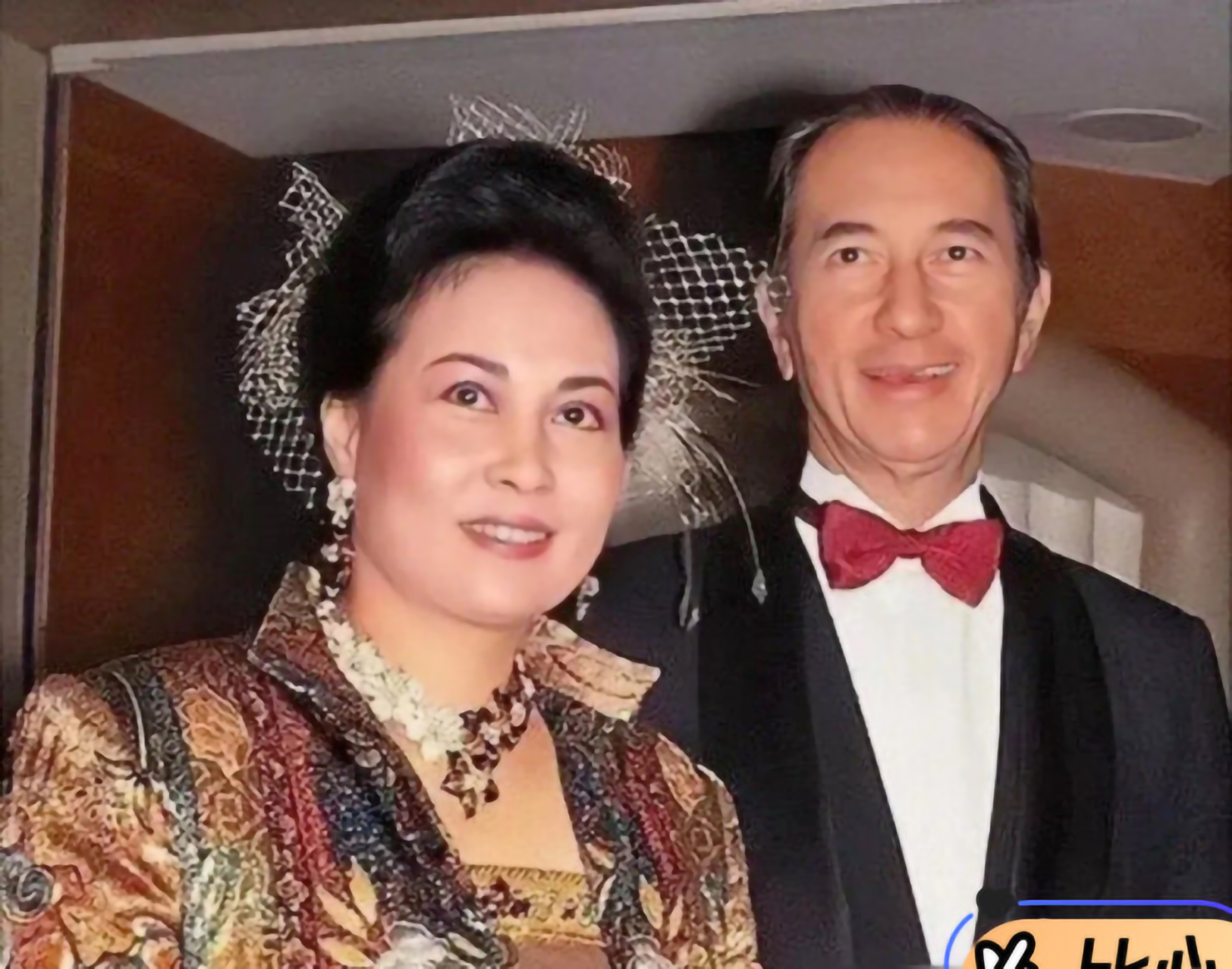 ps:何鸿燊是大富豪,但是偏偏喜欢别人称呼他为博士,对儿女们的学历