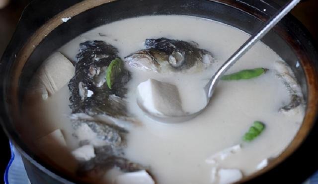 它是鱼腥的死对头！炖鱼时往里放1勺，鱼肉更加鲜嫩，腥味全无！休闲区蓝鸢梦想 - Www.slyday.coM