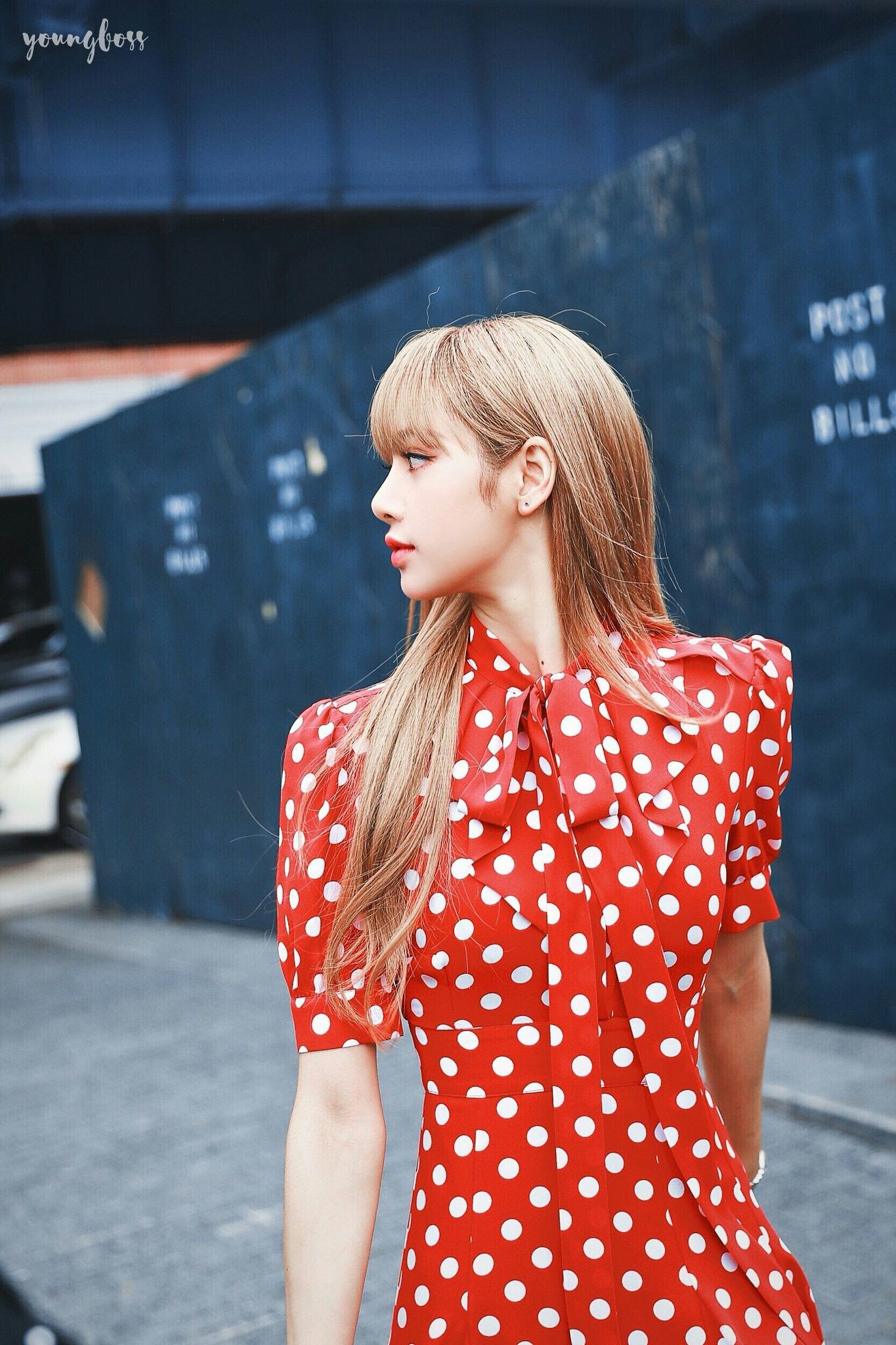 30多张BLACKPINK Lisa的侧脸图片 Lisa惊艳侧颜照有多美?