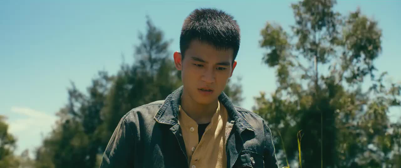 左耳张漾来给吧啦扫墓小耳朵说出吧啦的遗言张漾刹时泪崩