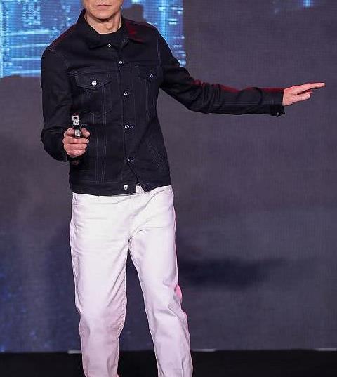 刘德华|丝绒|休闲裤_新浪新闻