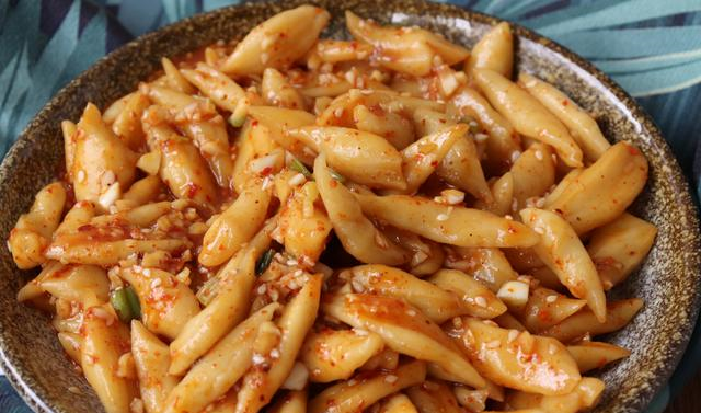 1碗清水,1碗面粉,教你做油泼剪刀面,酸辣开胃,特劲道|剪刀|劲道|清水