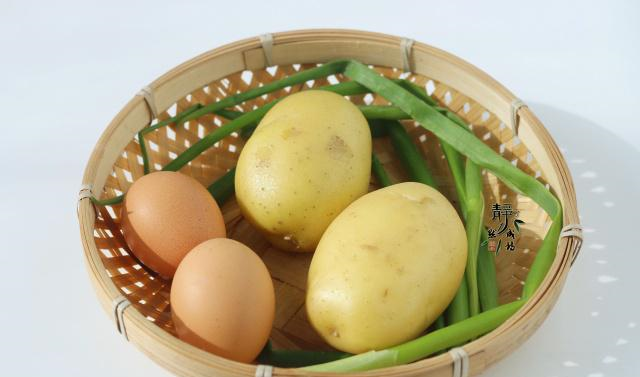 土豆这么做,柔软香嫩,是菜又是饭,快手早餐,选它没错休闲区蓝鸢梦想 - Www.slyday.coM 土豆这么做,柔软香嫩,是菜又是饭,快手早餐,选它没错休闲区蓝鸢梦想 - Www.slyday.coM