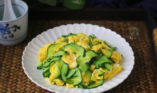 跟我学黄瓜炒鸡蛋,多一个步骤,黄瓜又脆又可口,好吃停不下|黄瓜炒鸡蛋