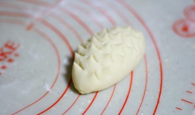 馒头还在买?教你做松软香甜的小刺猬馒头,挑食孩子见了都喜欢休闲区蓝鸢梦想 - Www.slyday.coM 馒头还在买?教你做松软香甜的小刺猬馒头,挑食孩子见了都喜欢休闲区蓝鸢梦想 - Www.slyday.coM