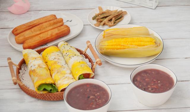 北方小城标准早餐,营养搭配,做法简单,煎饼果子喷香,全家都爱|早餐