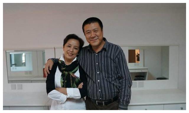 初中毕业当车工,嫁同学恩爱33年,女儿漂亮随她|吕凉|宋忆宁|车工_新浪