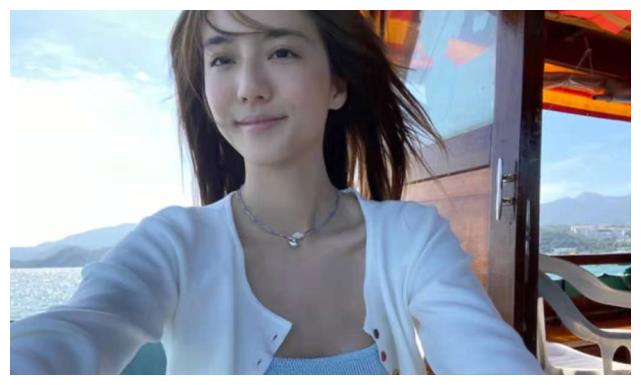 林峯前女友吴千语晒出海美照,穿泳装大秀好身材,蛮腰长腿超养眼