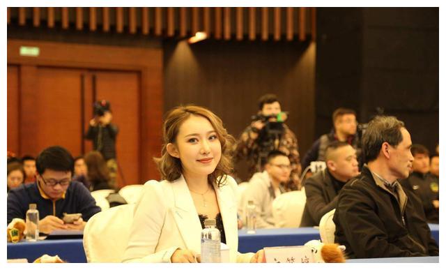 文筱婷的年龄还不到30岁,从小就表现出与众不同的