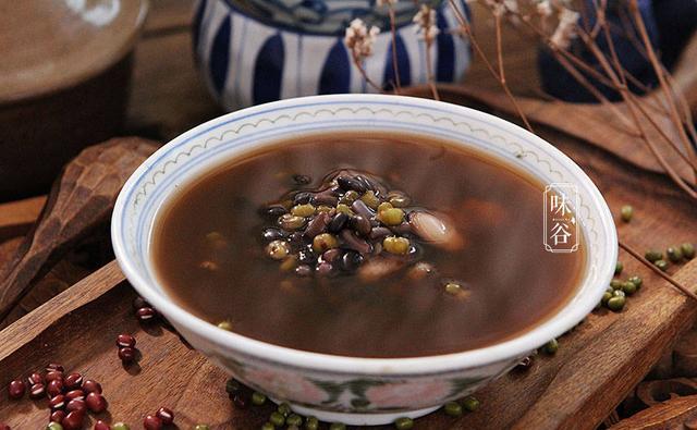 天热湿气重,常给家人喝五豆汤,清热解暑,健脾祛湿,人人适用