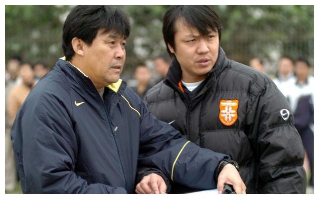 迟尚斌深足往事想要开除李玮锋下课后被李毅讽刺天亮了