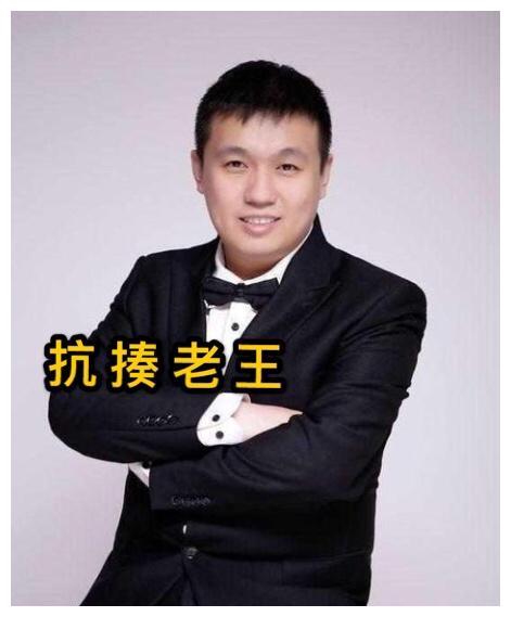 老板:喝一瓶可乐刷1000礼物,看清老板卡里余额后,主播变怂了!